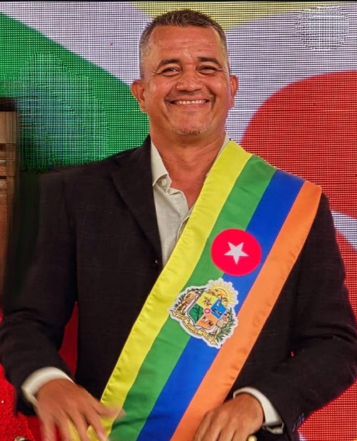 Licdo. Yoel Lisandro Solorzano